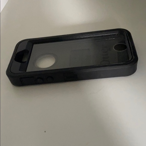 Black otter box iPhone 5S phone case - Picture 3 of 3